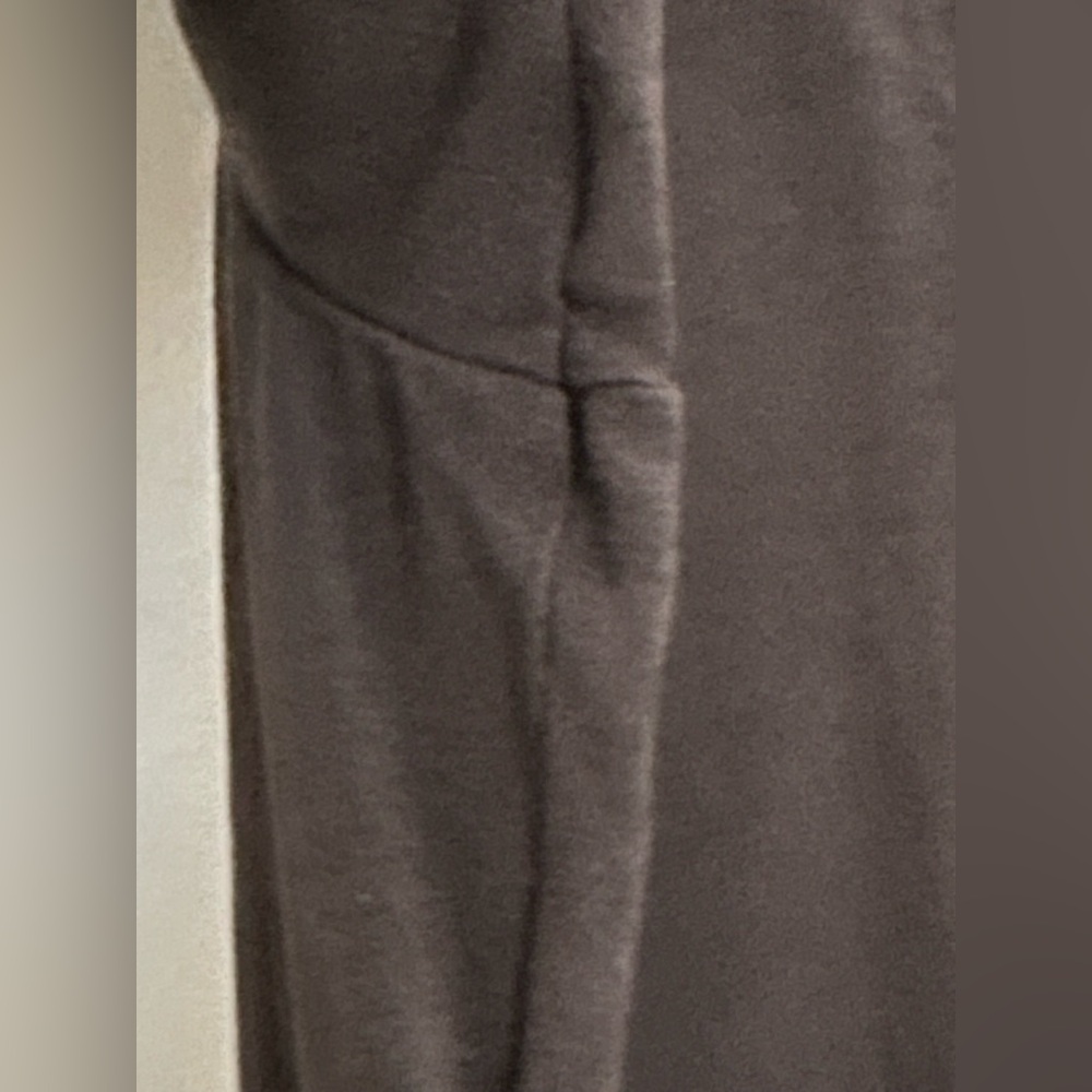 Universal Standard Double V Tee S (14-16) - Picture 3 of 4